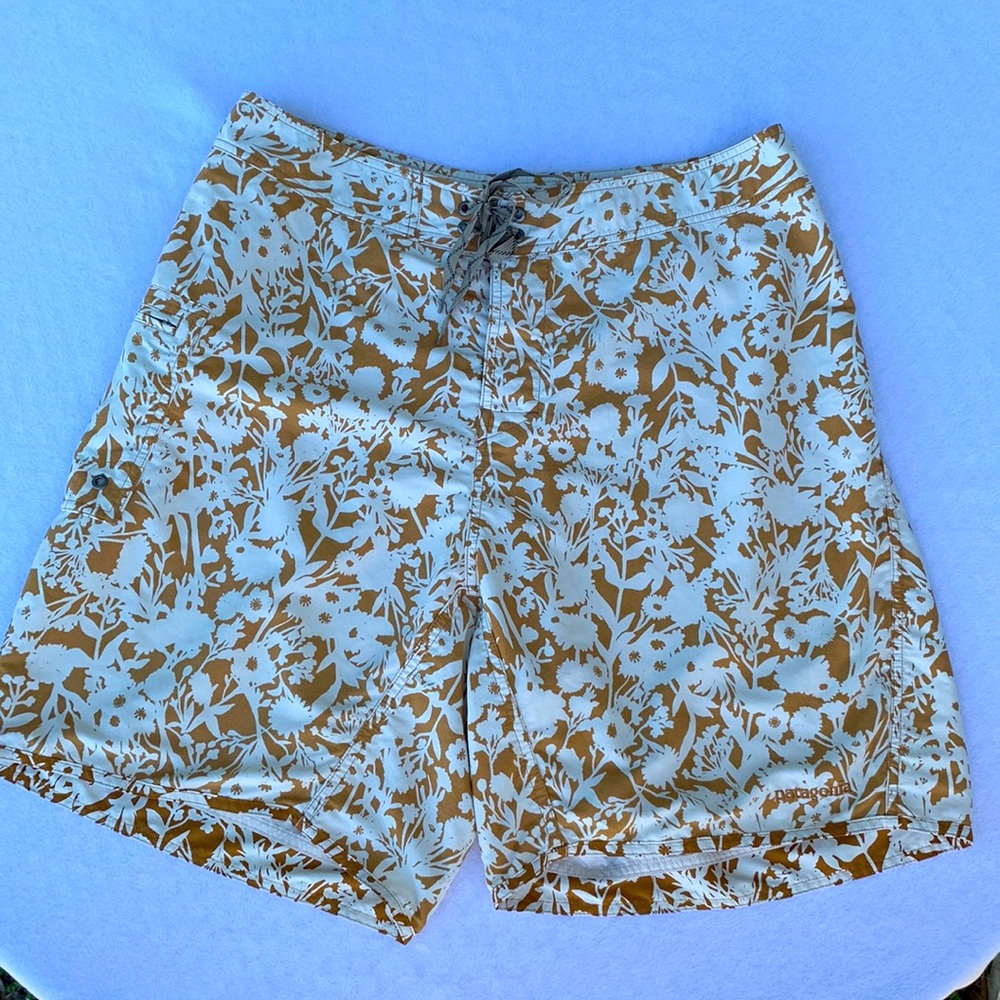Men’s Patagonia floral board shorts size 36